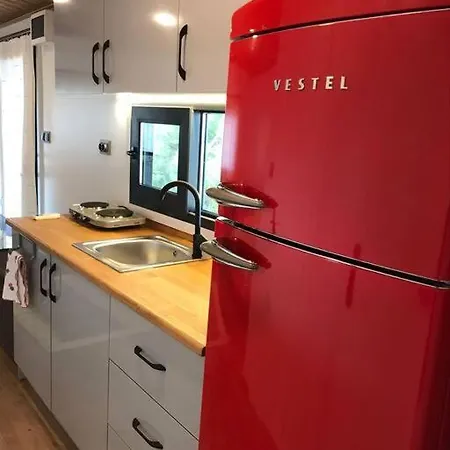 Tiny House By The Sea In Camel 아파트 *