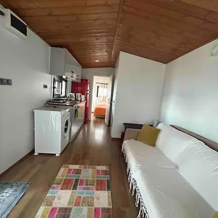 Tiny House By The Sea In Camel 아파트 *