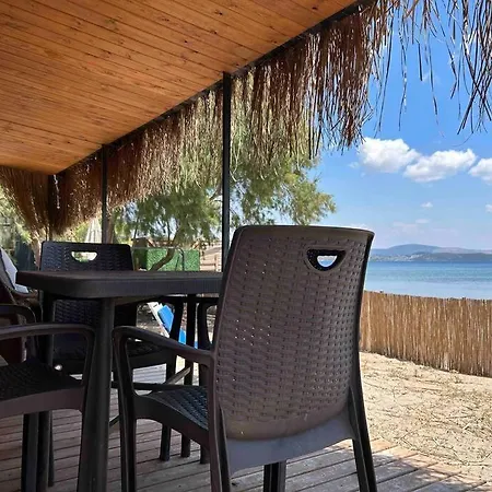 Apartment Tiny House By The Sea In Camel